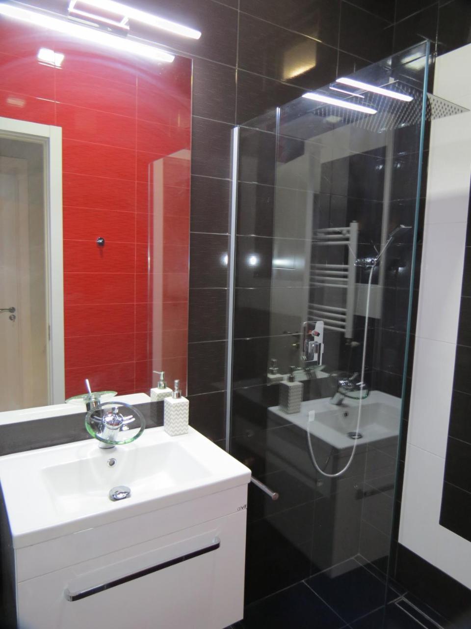 Three Rooms Apartment Тбілісі Екстер'єр фото