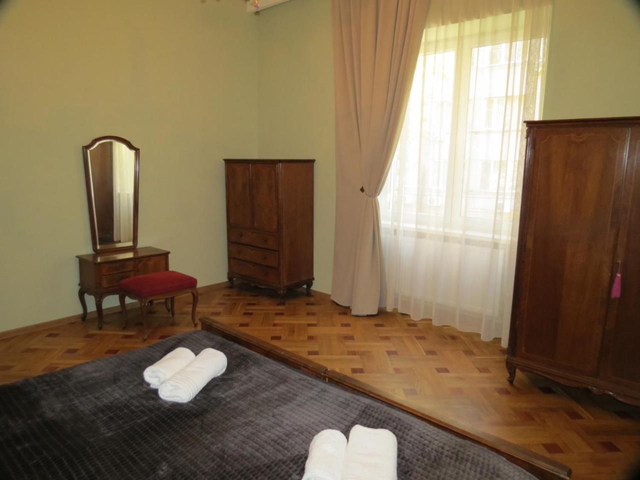 Three Rooms Apartment Тбілісі Екстер'єр фото