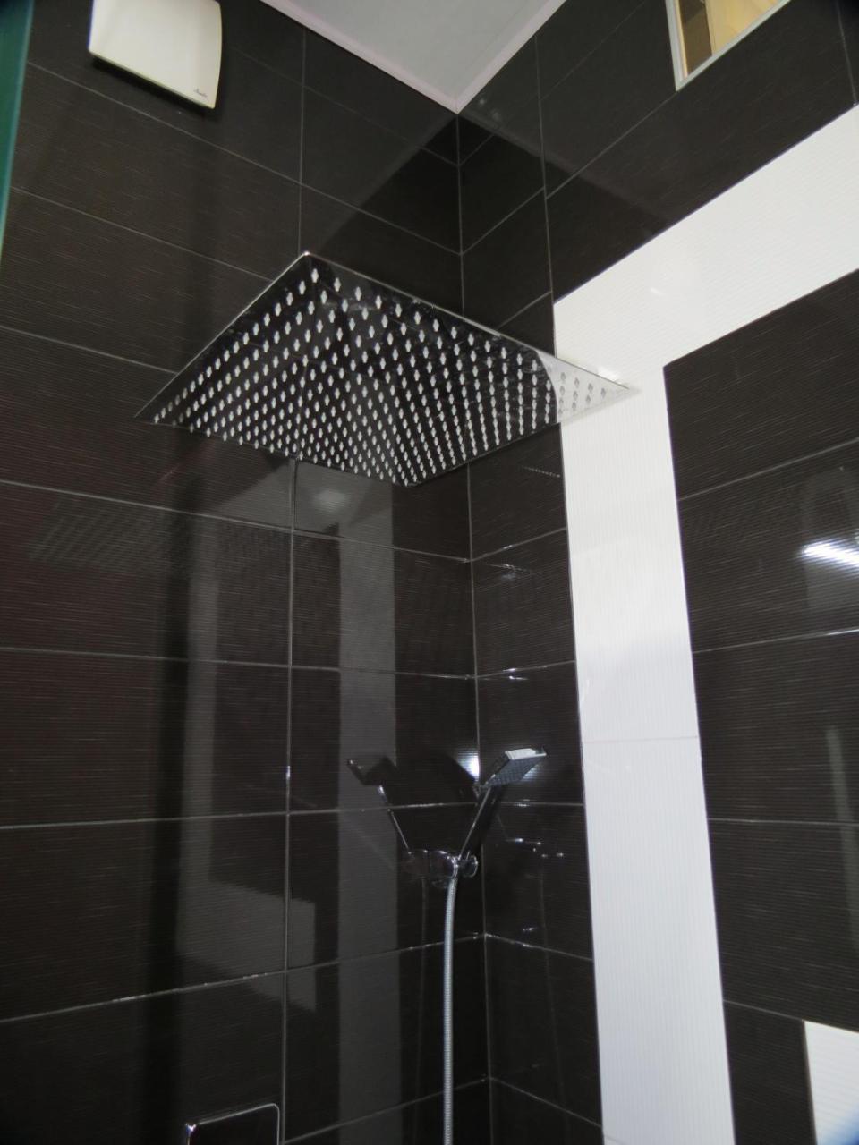 Three Rooms Apartment Тбілісі Екстер'єр фото