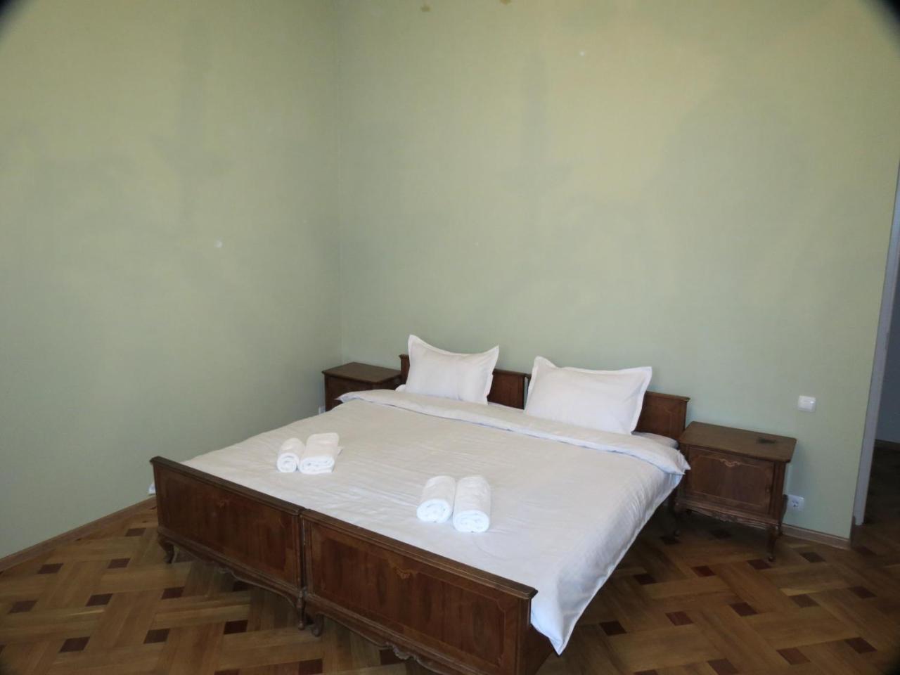 Three Rooms Apartment Тбілісі Екстер'єр фото