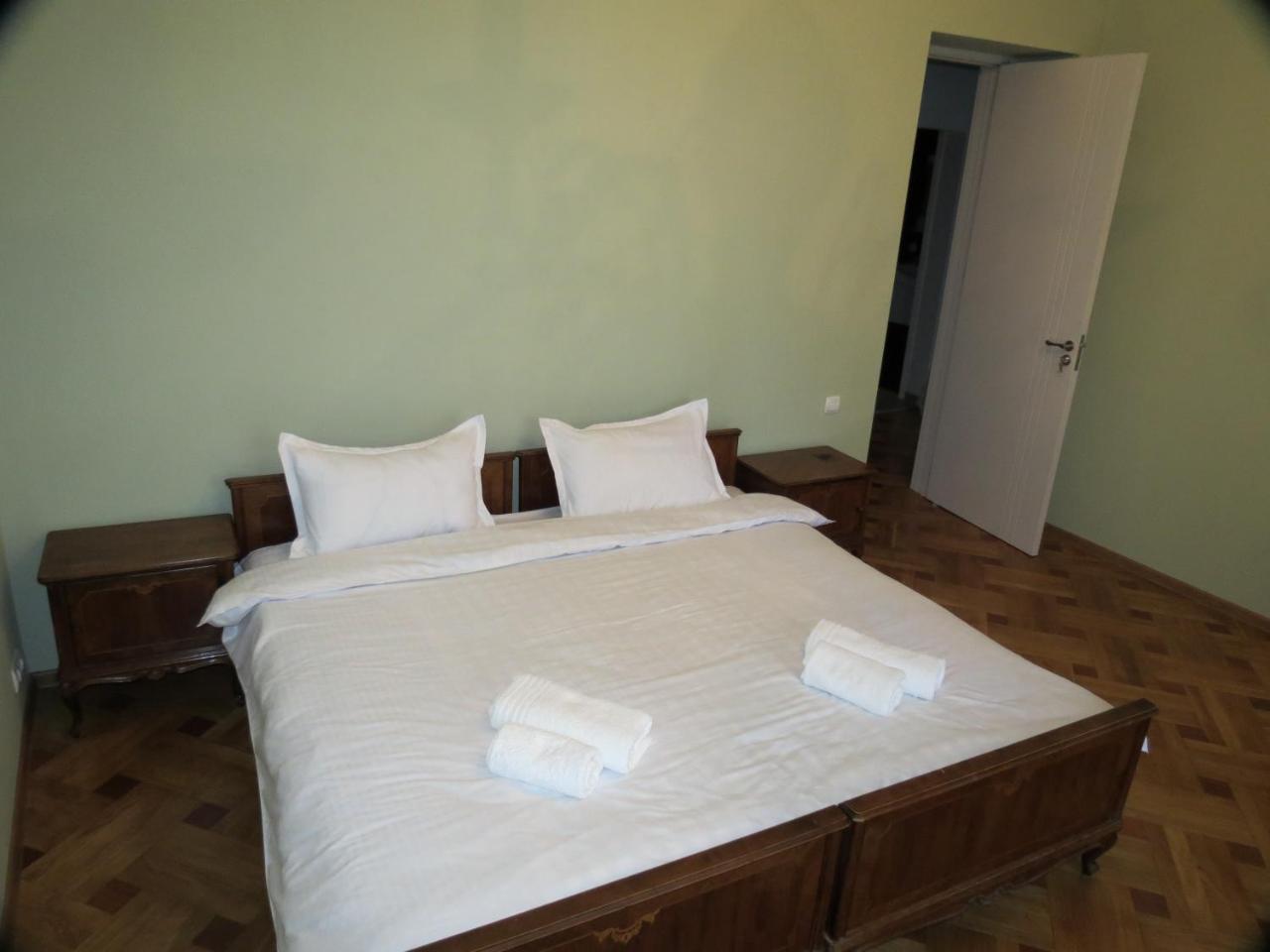 Three Rooms Apartment Тбілісі Екстер'єр фото