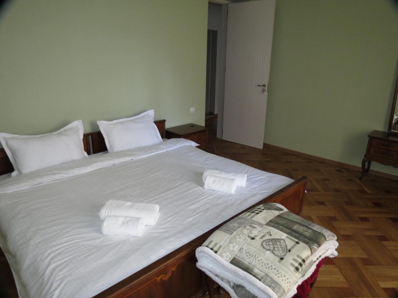 Three Rooms Apartment Тбілісі Екстер'єр фото