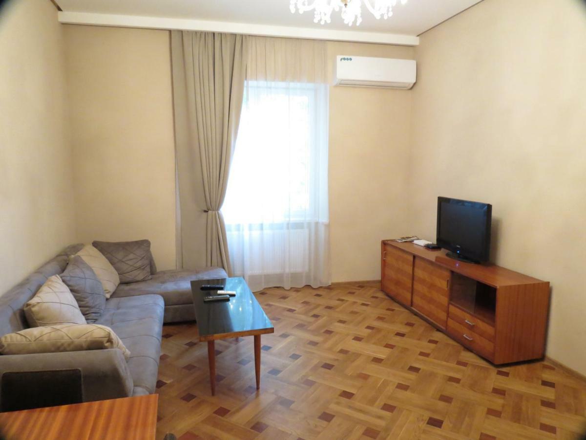 Three Rooms Apartment Тбілісі Екстер'єр фото